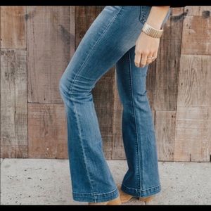 Carly Jean Los Angeles Faye Jeans